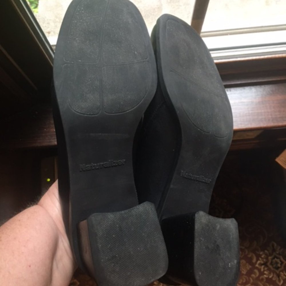 Size 9 Naturalize black Mules - Picture 4 of 4